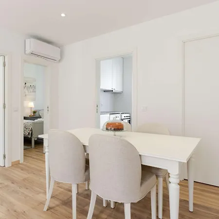 Traditional Townhouse With Jacuzzi By Hostwise Casa vacanze Oporto