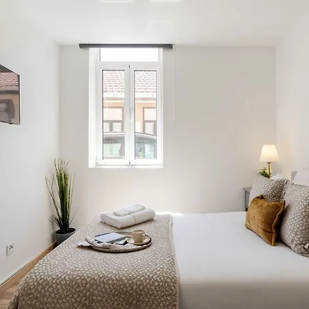 Traditional Townhouse With Jacuzzi By Hostwise Casa vacanze *