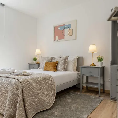 Traditional Townhouse With Jacuzzi By Hostwise * Oporto