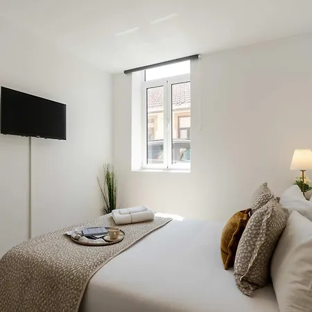 Traditional Townhouse With Jacuzzi By Hostwise * Oporto
