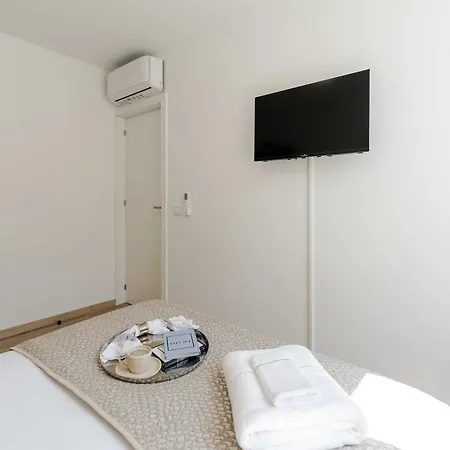 Casa vacanze Traditional Townhouse With Jacuzzi By Hostwise Oporto
