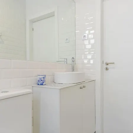 Traditional Townhouse With Jacuzzi By Hostwise Casa vacanze Oporto