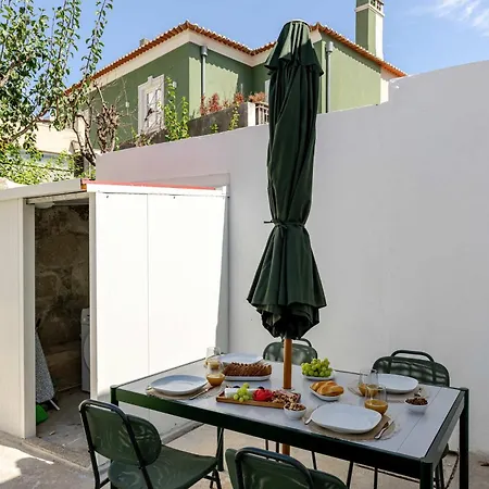 Casa vacanze Traditional Townhouse With Jacuzzi By Hostwise *