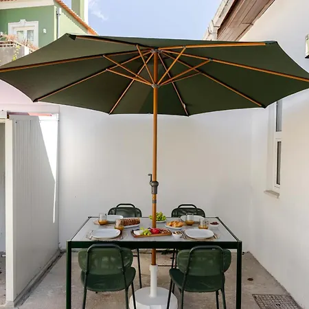 Traditional Townhouse With Jacuzzi By Hostwise Casa vacanze Oporto